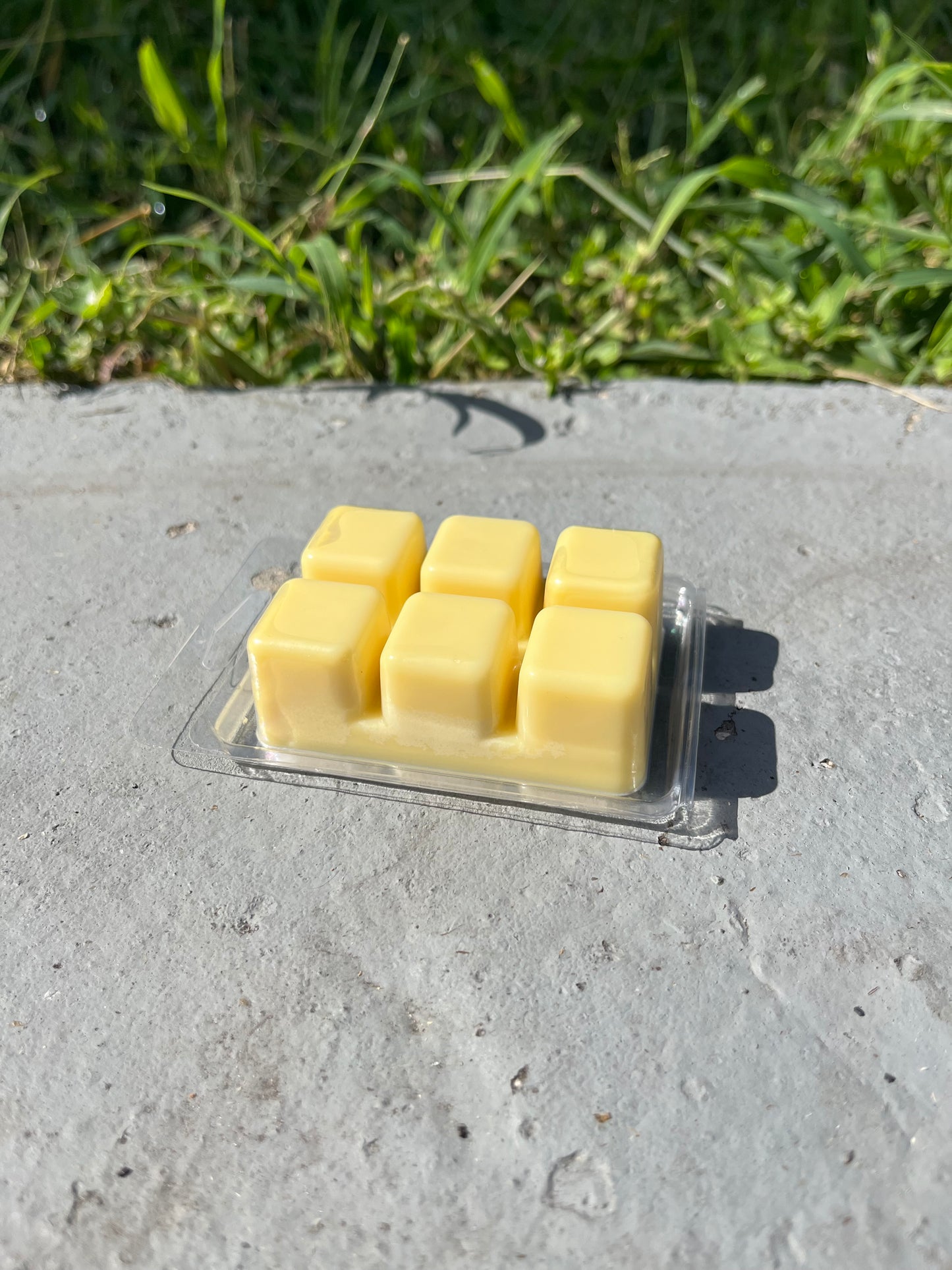 Honeysuckle wax melt